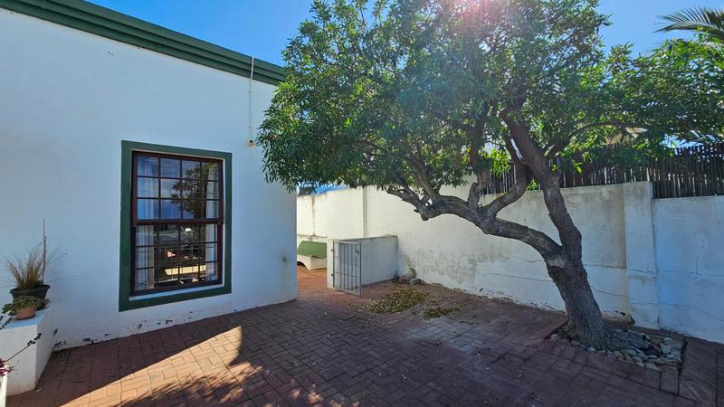 4 Bedroom Property for Sale in Elands Bay Western Cape